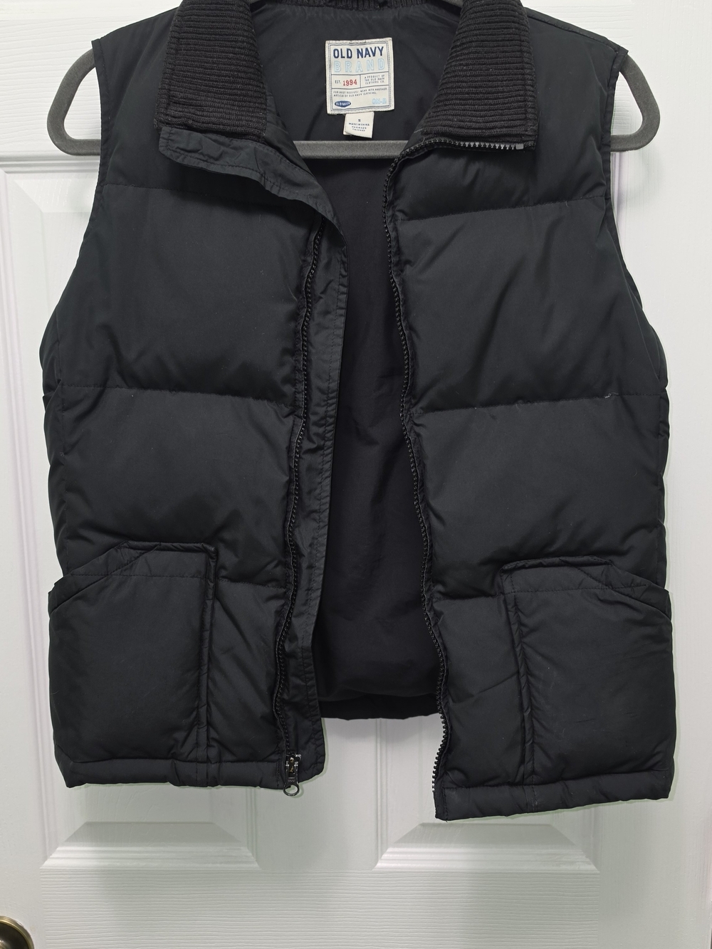 Vintage Old Navy Black Puffer Vest Ribbed Knit Collar Zip Front Mens Small Y2K